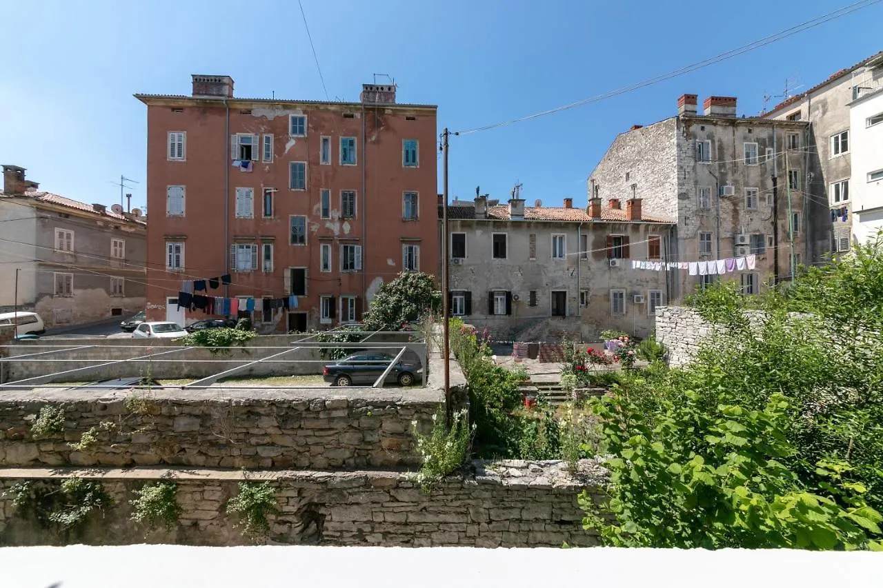 La Preziosa Rooms Pula 3*,